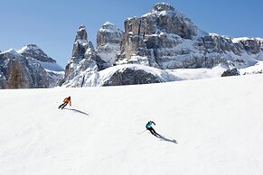 Ai Pini