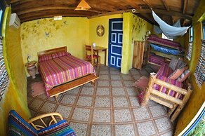 Azuluna Eco-Lodge