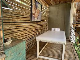 Eco Lodge