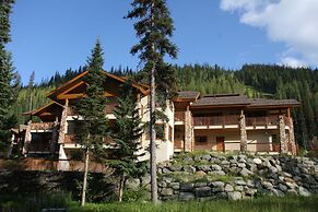 Pinnacle Lodge