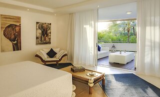 Billionaire Beachfront Apartments
