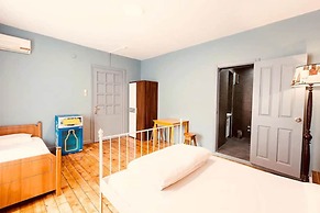 Cheers Midtown Hostel