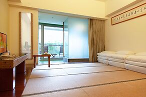 Luminous Hot Spring & Resort