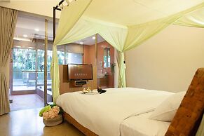 Luminous Hot Spring & Resort