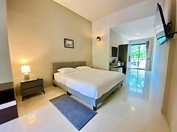 The Green Plaza Hotel