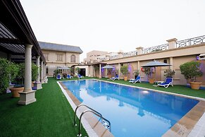 Luxe Avenue Hotel