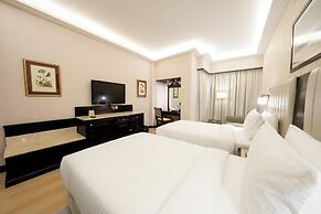 Luxe Avenue Hotel