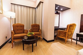 Luxe Avenue Hotel