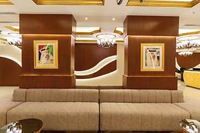 Luxe Avenue Hotel