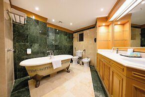 Luxe Avenue Hotel