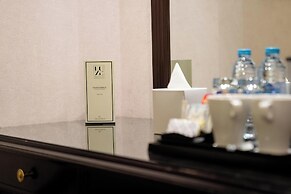 Luxe Avenue Hotel