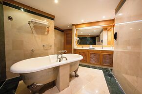 Luxe Avenue Hotel