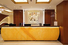 Luxe Avenue Hotel