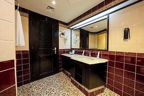 Luxe Avenue Hotel
