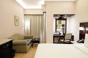 Luxe Avenue Hotel