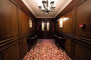 Luxe Avenue Hotel