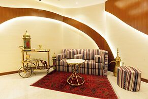 Luxe Avenue Hotel