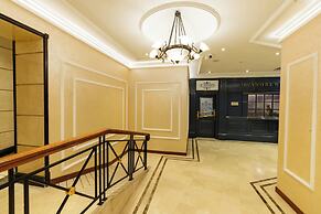 Luxe Avenue Hotel