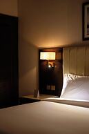 Luxe Avenue Hotel