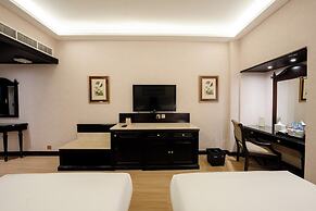 Luxe Avenue Hotel