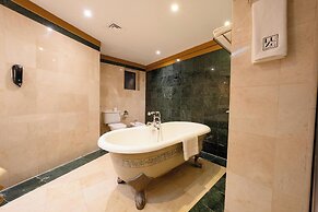 Luxe Avenue Hotel
