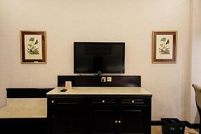 Luxe Avenue Hotel