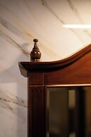 Luxe Avenue Hotel