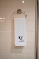 Luxe Avenue Hotel