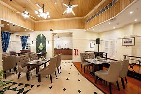 Luxe Avenue Hotel