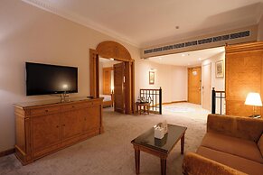 Luxe Avenue Hotel