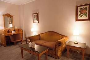 Luxe Avenue Hotel