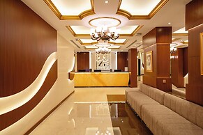 Luxe Avenue Hotel