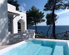 Marpunta Resort