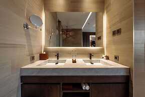 Hotel Komune and Beach Club Bali