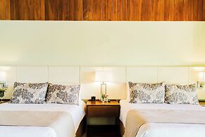 Ficus Sunset Suites