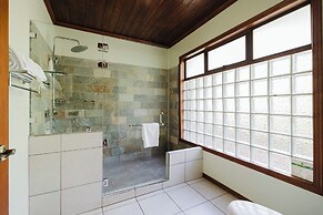 Ficus Sunset Suites