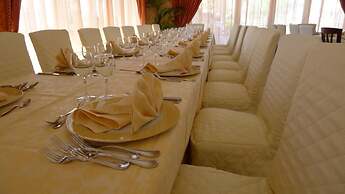 King's House Hotel Resort