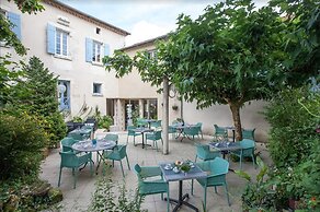 Logis Hôtel Le Lion d'Or