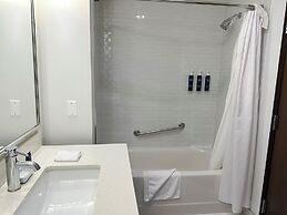 Four Points By Sheraton Edmonton Gateway