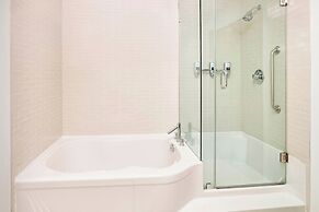 Four Points By Sheraton Edmonton Gateway