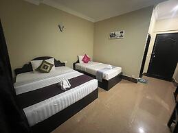 Central Night Hotel