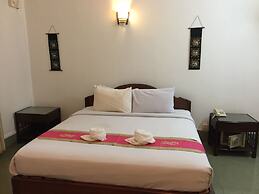 Central Night Hotel