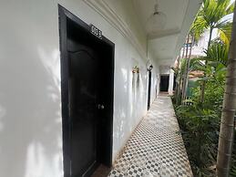Central Night Hotel