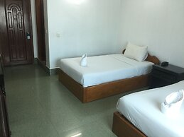 Central Night Hotel
