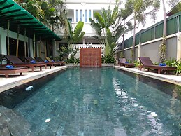 Central Night Hotel