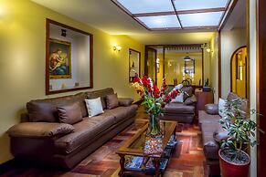Katari Plaza Cusco El Virrey
