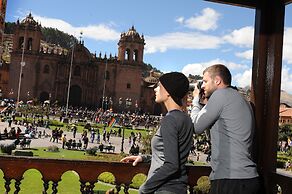 Katari Plaza Cusco El Virrey