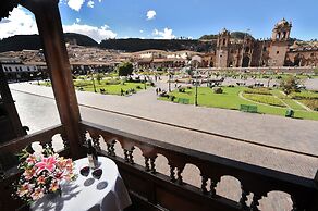 Katari Plaza Cusco El Virrey