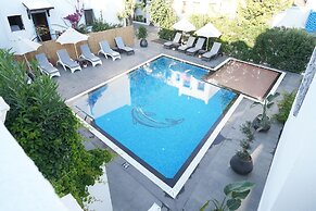 Manuela Hotel