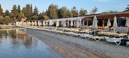 Manuela Hotel